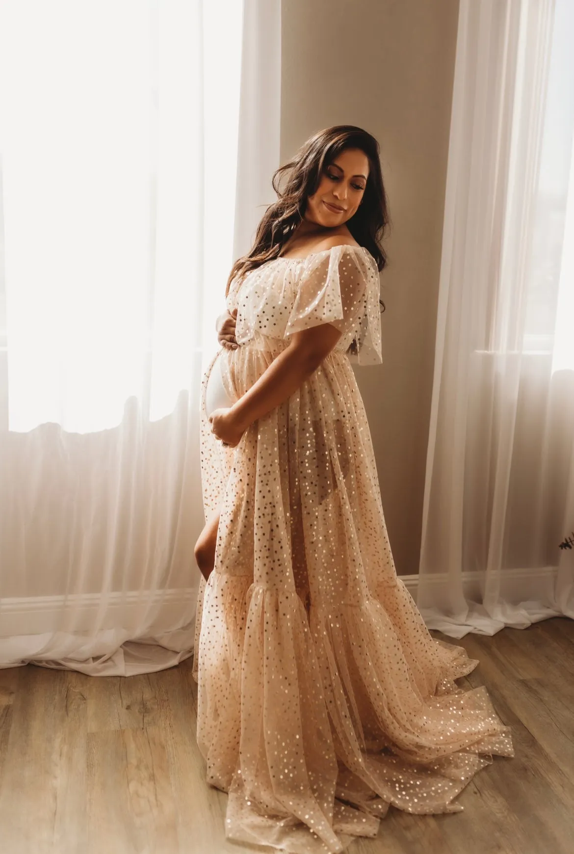 Lila (Beige & Gold) - Rental